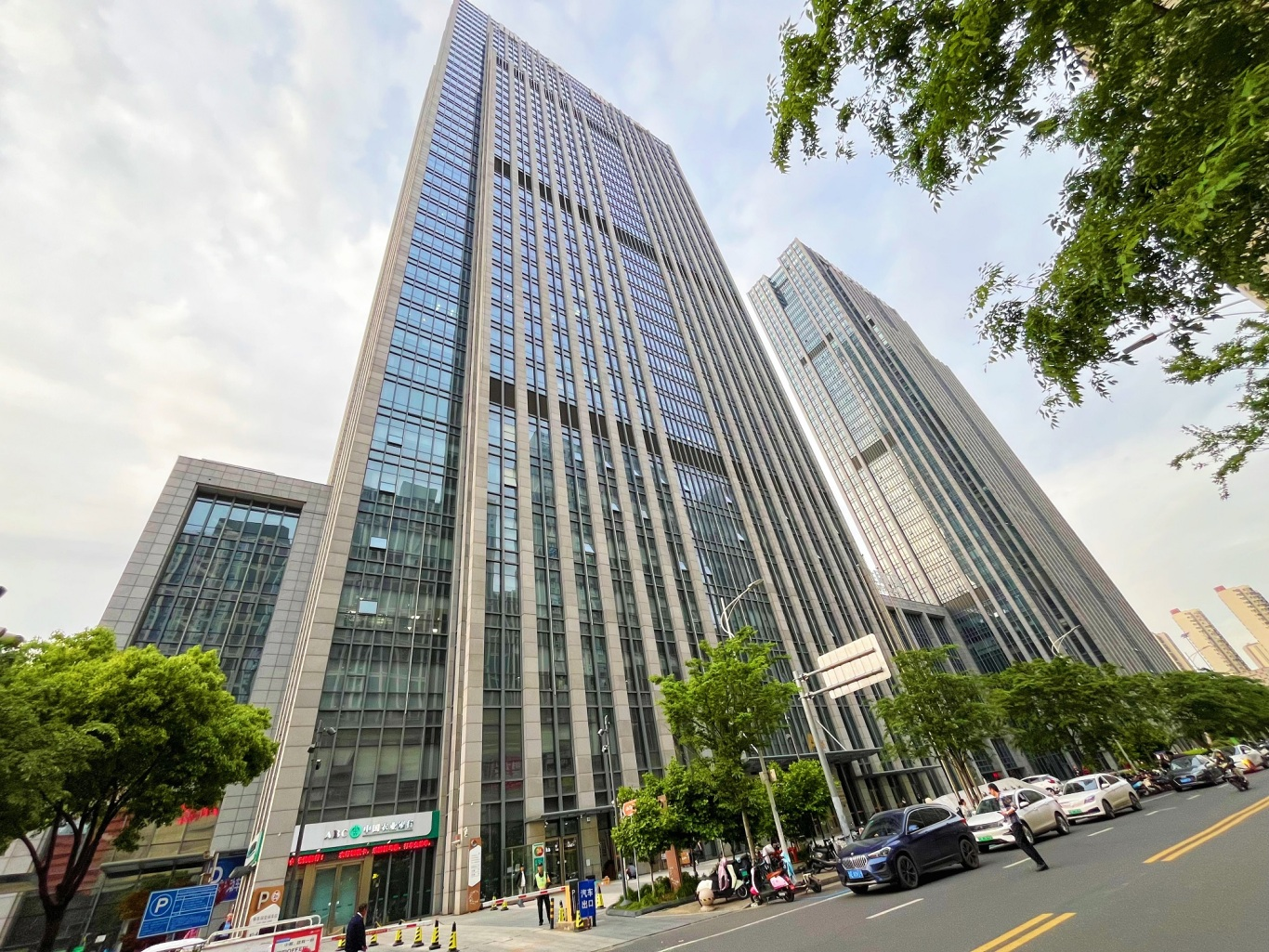苏一分公司坐落于苏州城市生活广场